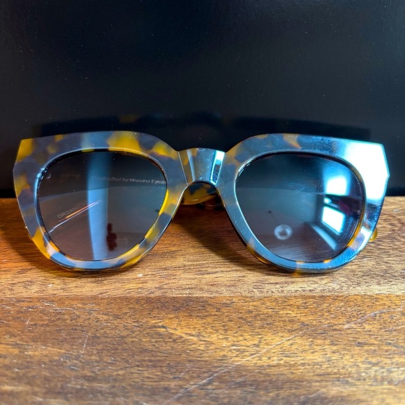 Monokel Eyewear Hilma Havana Brown Tortoise Shell Sunglasses main image 8